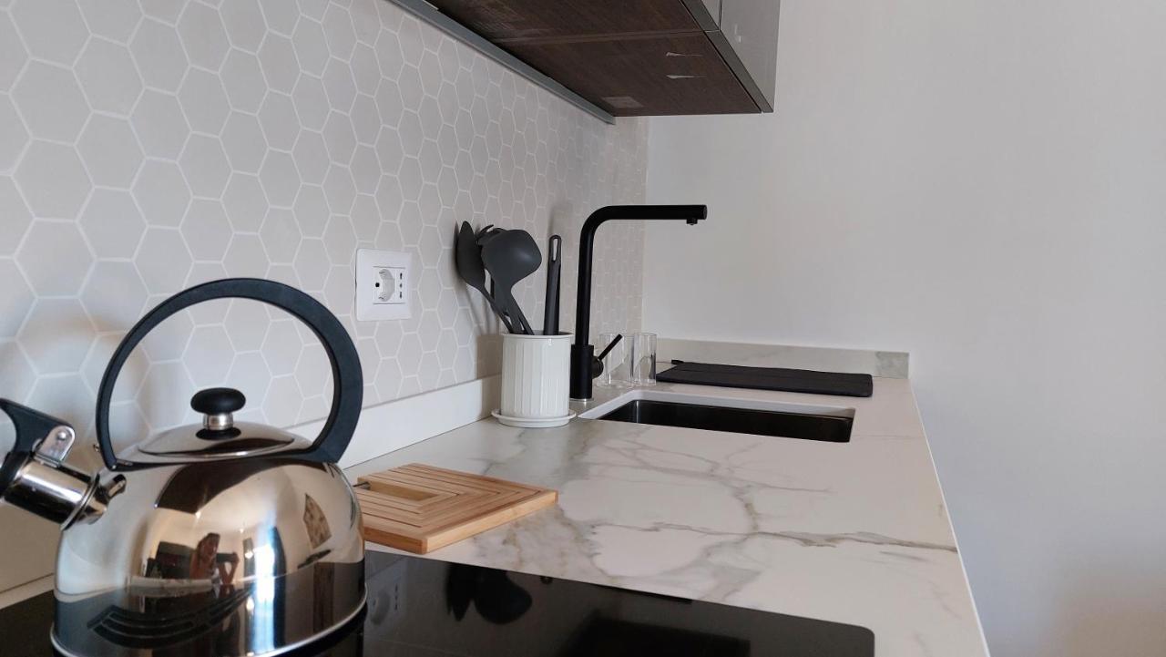 Dimora San Bartolomeo - Design, Panoramic View & Culture Apartment Рим Екстериор снимка