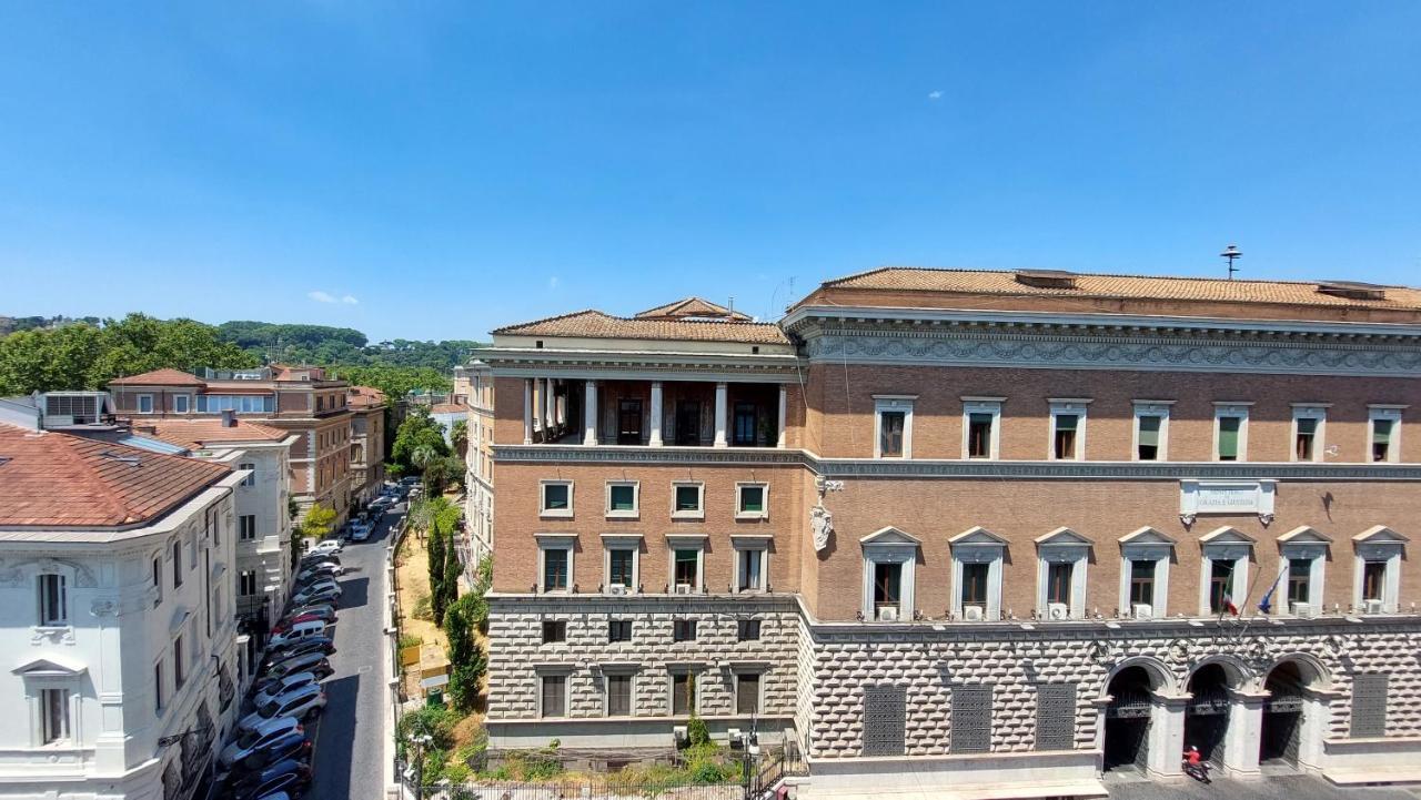 Dimora San Bartolomeo - Design, Panoramic View & Culture Apartment Рим Екстериор снимка