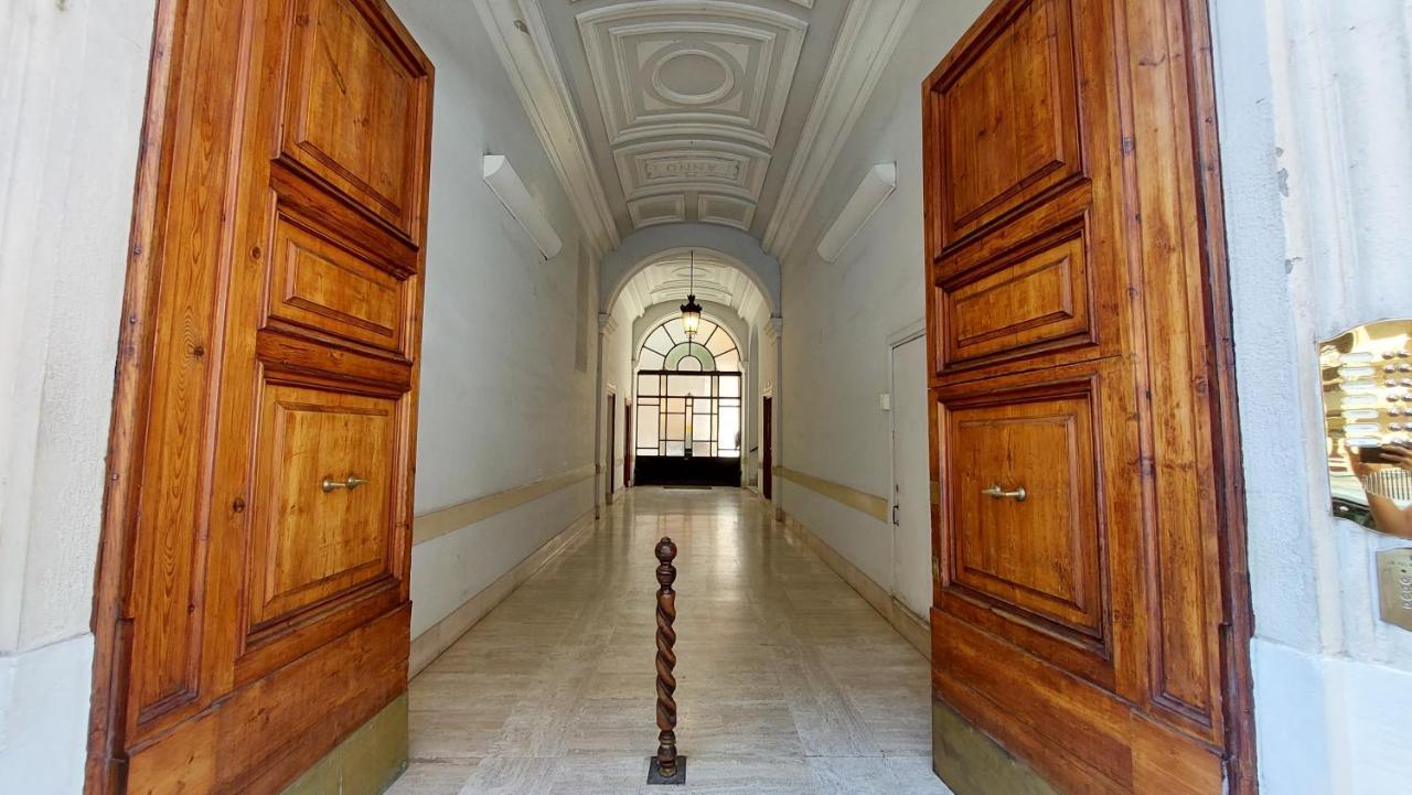 Dimora San Bartolomeo - Design, Panoramic View & Culture Apartment Рим Екстериор снимка